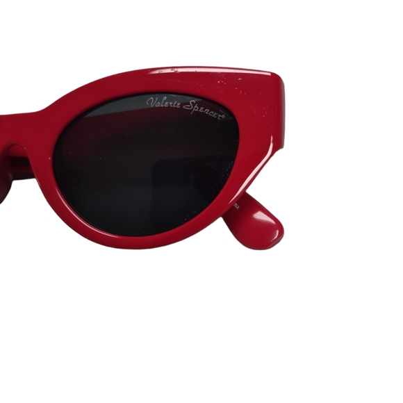 Designer Cat Eye Sunglasses - Picture 5 of 12